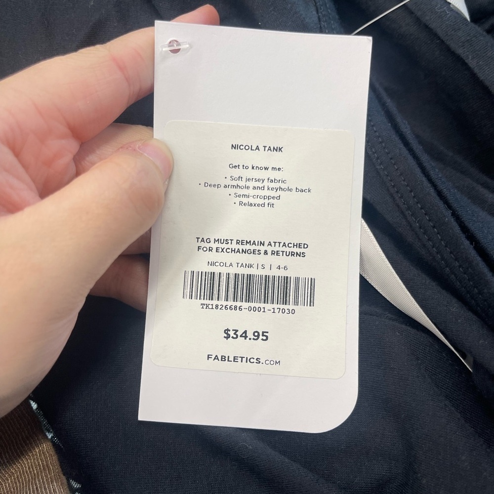 Nicola Tank‎ Fabletics - Picture 2 of 6